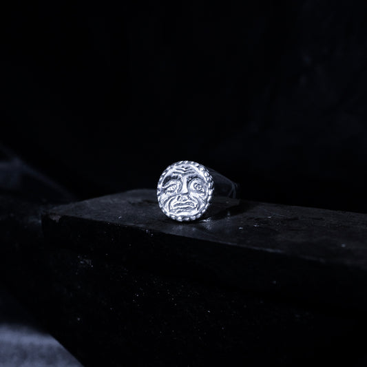 𝔊𝔯𝔦𝔪𝔪’𝔰 𝔪𝔬𝔬𝔫 𝔰𝔦𝔤𝔫𝔢𝔱